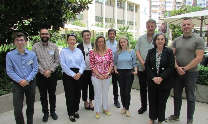 Los expertos del INE y el MITERD, con la delegación bosnia 